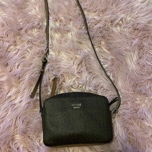 guess woman’s purse